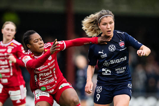 Piteås Faith Ikidi Michael och FC Rosengårds Loreta