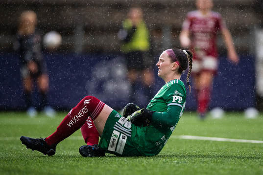 Piteås målvakt Amanda McGlynn har ont