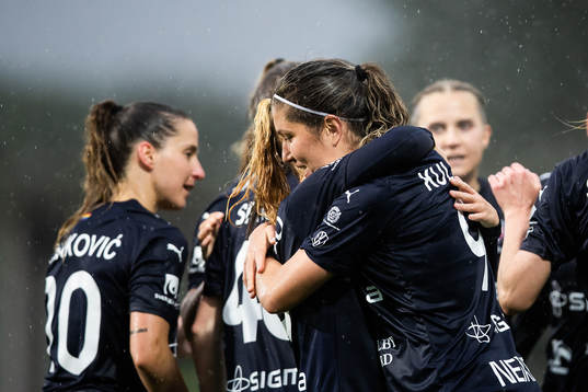 FC Rosengårds Loreta Kullashi jublar