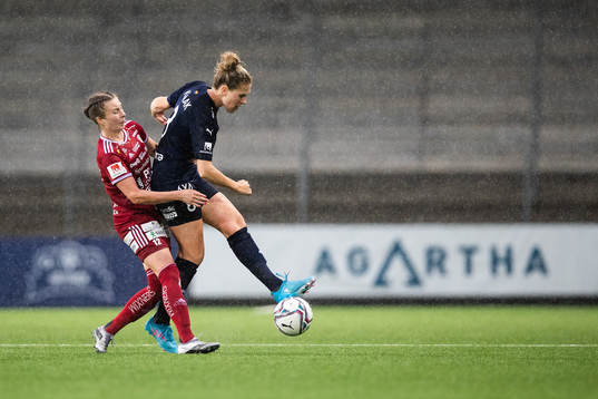 Piteås Fanny Andersson och FC Rosengårds Rebecca Knaak