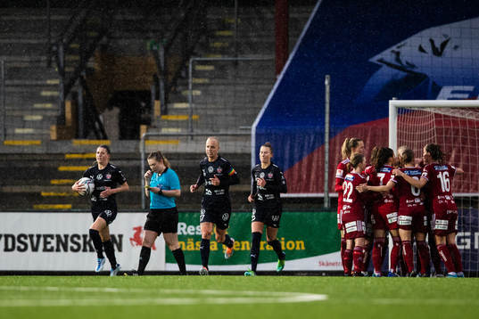 FC Rosengårds Caroline Seger deppar