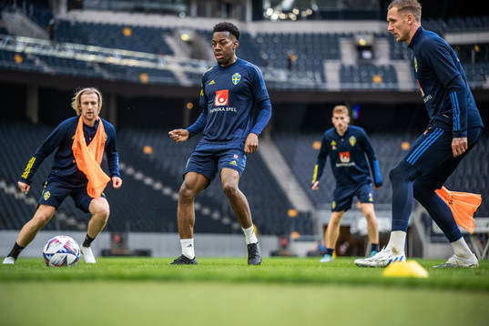 Emil Forsberg, Anthony Elanga and Robin Olsen of the