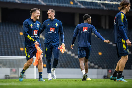 Kerim Mrabti and Robin Olsen of the Swedish national