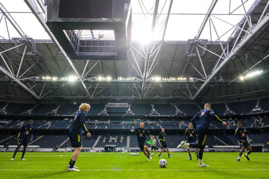 Bläddra bland fler bilder av Football, Nations League, Sweden, training