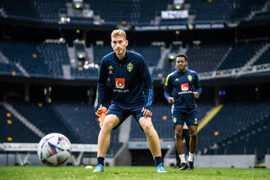 Dejan Kulusevski and Anthony Elanga of the Swedish national
