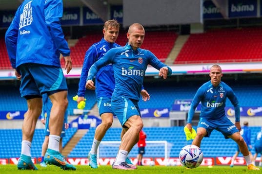 Martin Ødegaard and Julian Ryerson of the Norwegian
