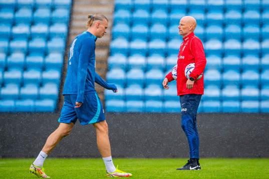 Erling Braut Haaland and Ståle Solbakken, head coach of