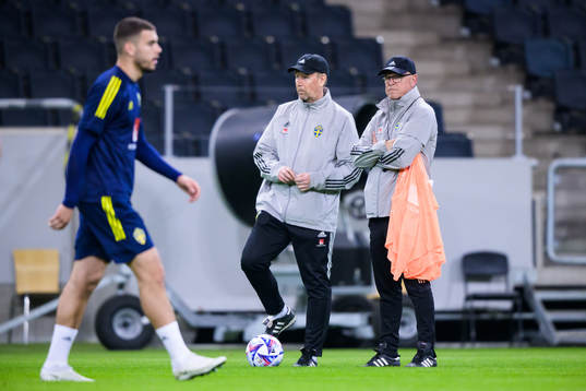 Assistant coach Peter Wettergren and head coach Janne