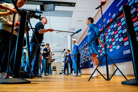 Jørn Lien, journalist of NRK, and Mathias Normann of the