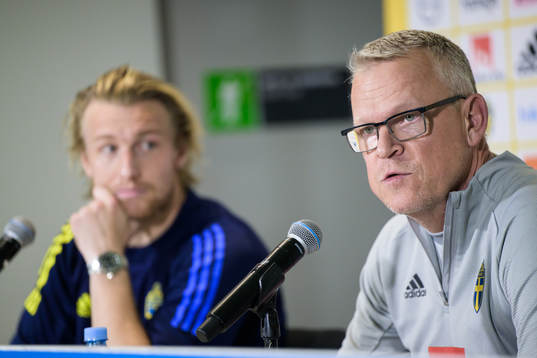 Emil Forsberg and head coach Janne Andersson of the Swedish