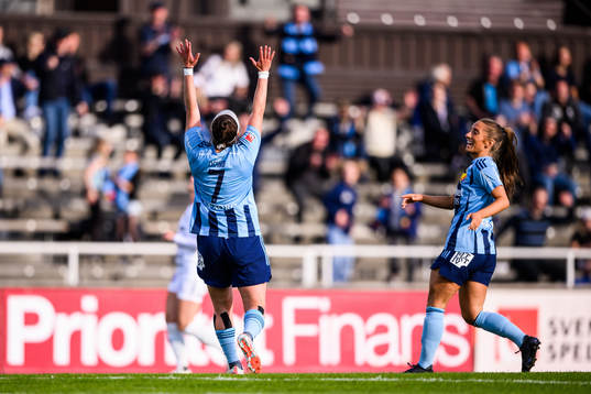 Djurgårdens Hayley Dowd jublar