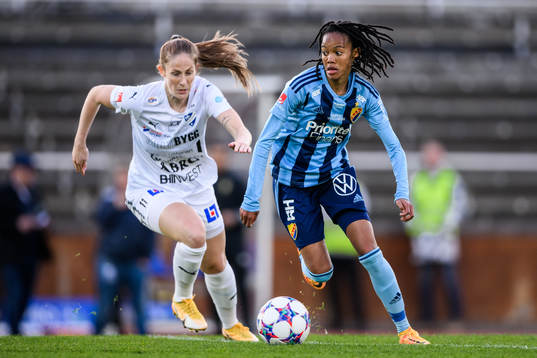 Kalmars Sofia Olsson och Djurgårdens Linda Maserame