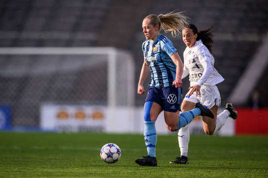 Djurgårdens Alice Bergström och Kalmars Antoinette Jewel