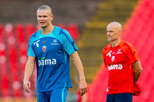 Erling Braut Haaland and Ståle Solbakken, head coach of