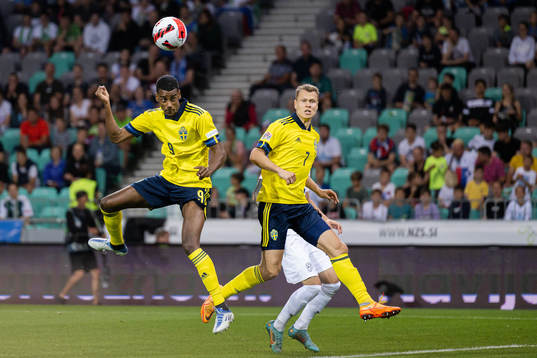 Alexander Isak and Viktor Claesson of Sweden