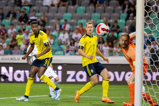 Alexander Isak and Viktor Claesson of Sweden