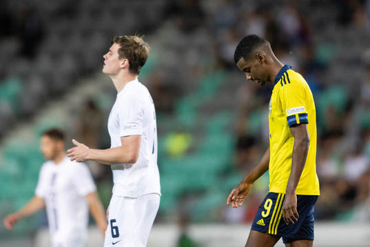 Jaka Bijol of Slovenia and Alexander Isak of Sweden