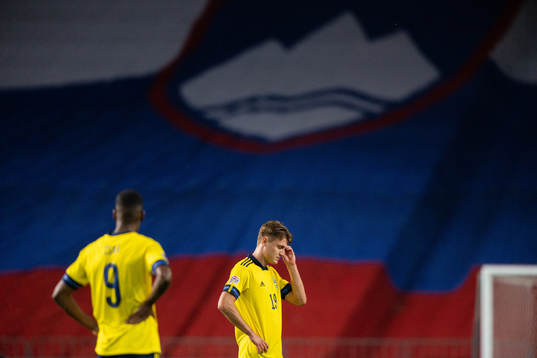 Alexander Isak and Mattias Svanberg of Sweden look dejected