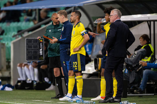 Robin Quaison , Jens Cajuste and head coach Janne Andersson