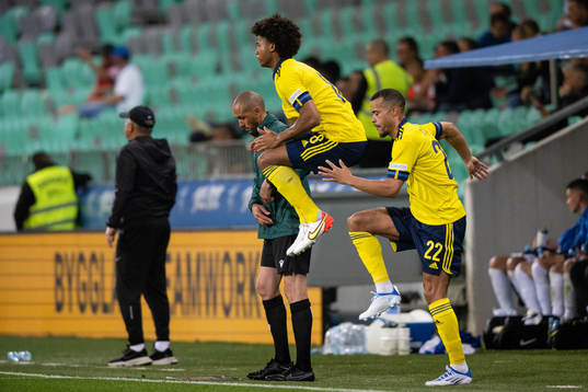Robin Quaison and Jens Cajuste of Sweden