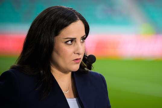 Jennifer Kücükaslan in the studio of Swedish broadcaster