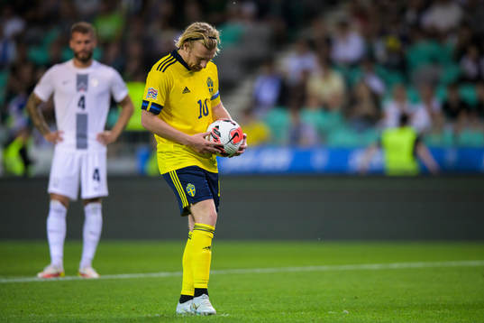 Emil Forsberg of Sweden holds the ball