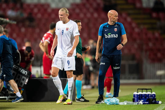 Erling Braut Haaland and Ståle Solbakken, head coach of