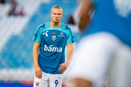 Erling Braut Haaland of Norway warms up
