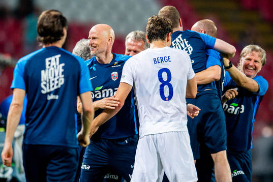 Ståle Solbakken, head coach of Norway, celebrates