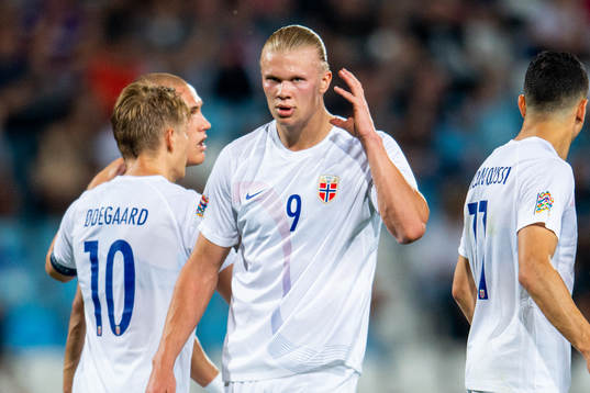 Bläddra bland fler bilder av Football, Nations League, Serbia - Norway
