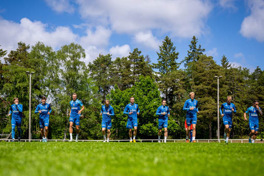 Brede Moe, Mathias Normann and players of the Norwegian