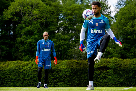 Goalkeeper André Hansen and goalkeeper Sten Grytebust of