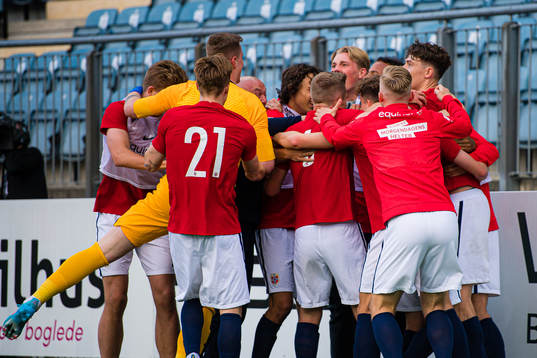 Jørgen Strand Larsen of Norway celebrates
