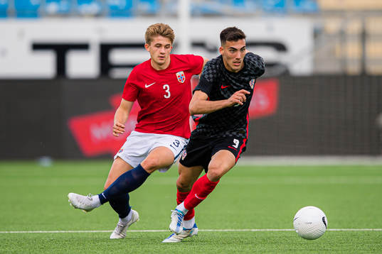 Henrik Heggheim of Norway and Roko Šimić of Croatia