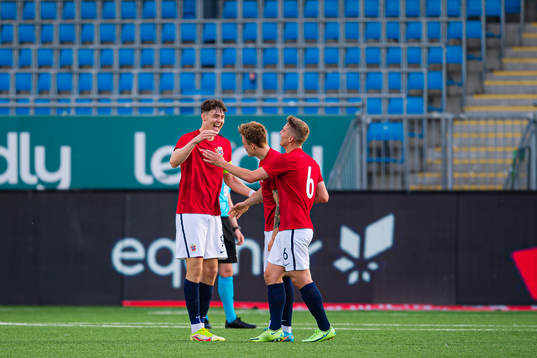 Jørgen Strand Larsen of Norway celebrates