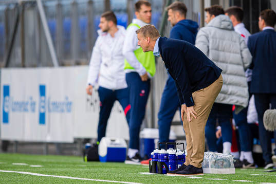 Leif Gunnar Smerud, head coach of Norway, looks dejected