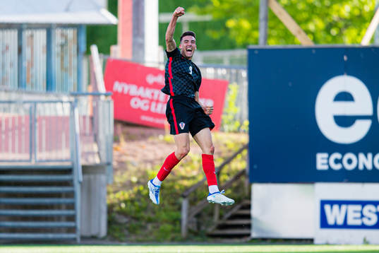 Roko Šimić of Croatia celebrates