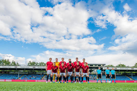 The starting eleven of Norway, from the top left; Henrik
