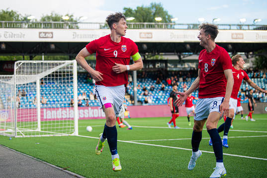 Jørgen Strand Larsen of Norway celebrates