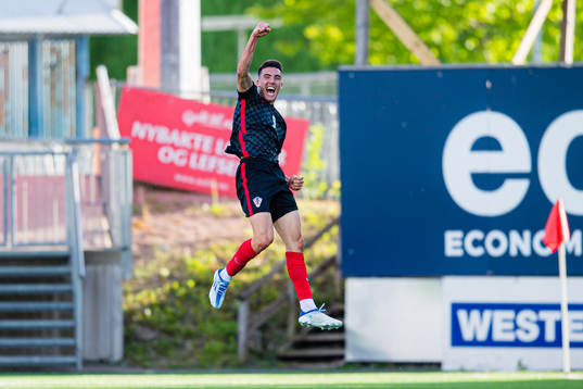 Roko Šimić of Croatia celebrates