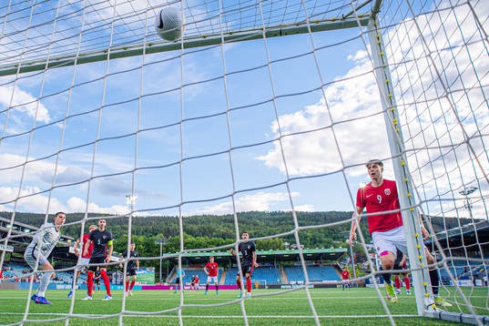 Jørgen Strand Larsen of Norway scores the 3-2 goal