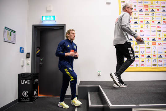 Emil Forsberg and head coach Janne Andersson of the Swedish