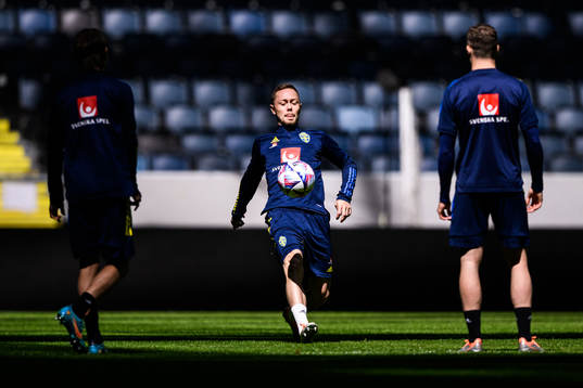 Bläddra bland fler bilder av Football, Nations League, Sweden, Training
