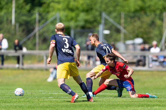 Torns Ossian Hallberg och Tvååkers Marcus Jönsson