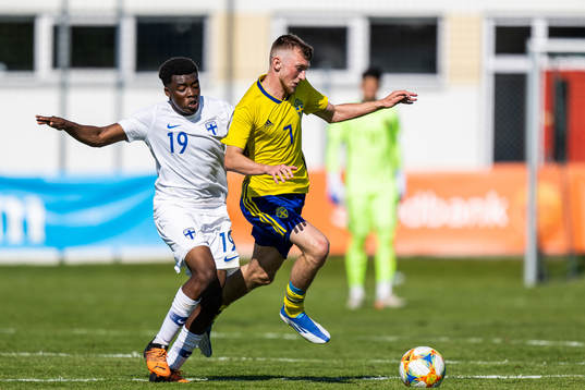 Finlands Badreddine Bushara och Sveriges Kalle Selin