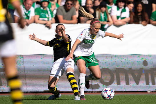 s Matilda Nildén och Hammarbys Adelina Engman
