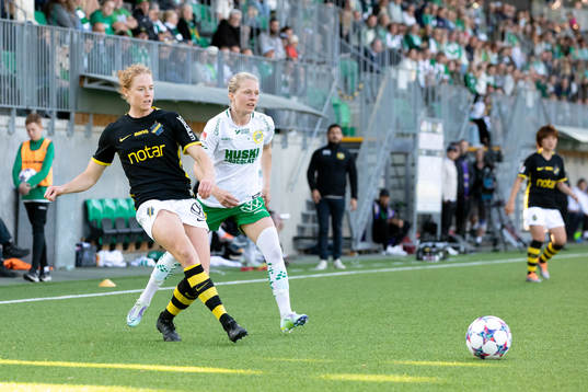 s Sara Nordin och Hammarbys Emilia Larsson