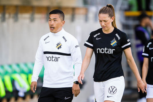 s tränare Jesper Björk och Jennie Nordin
