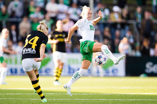 s Agnes Nyberg och Hammarbys Emma Jansson