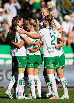 Hammarbys spelare jublar